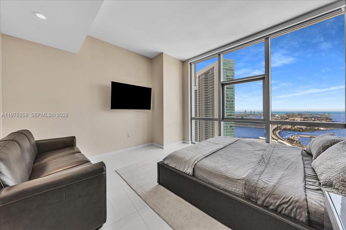 PARAMOUNT MIAMI WORLDCENT - Residential