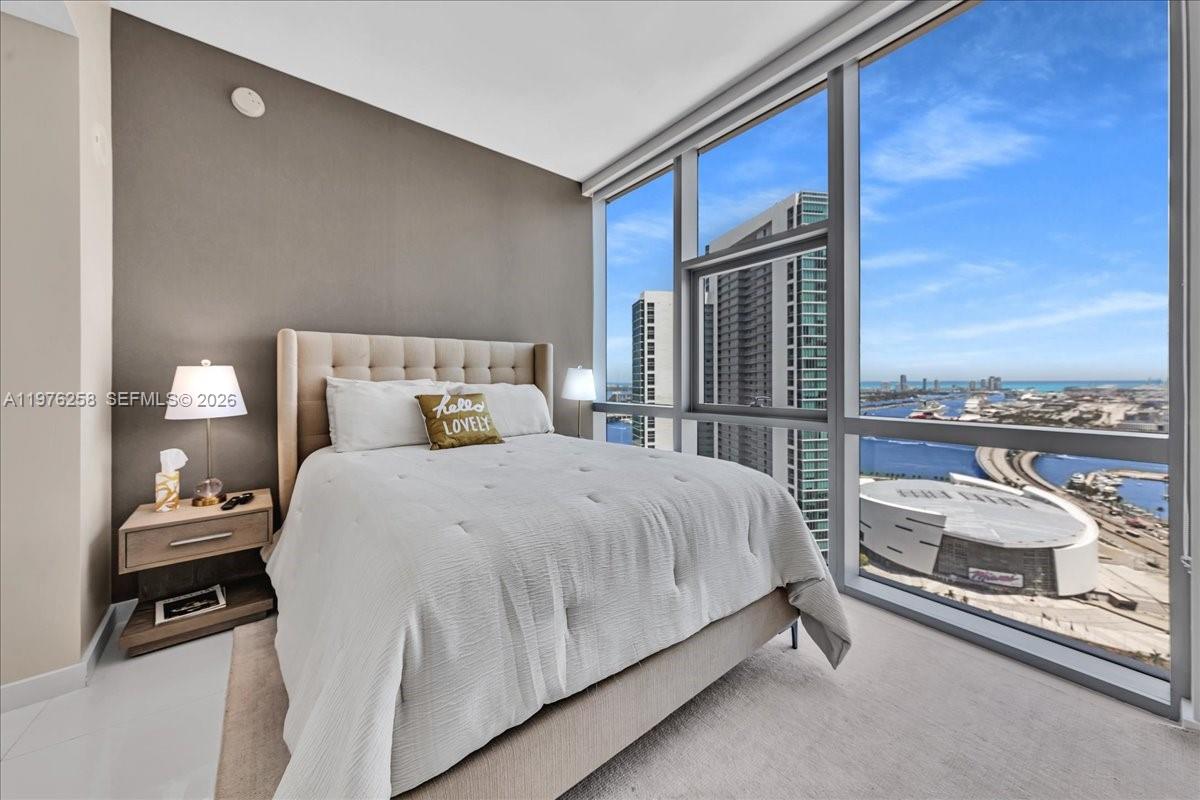 PARAMOUNT MIAMI WORLDCENT - Residential