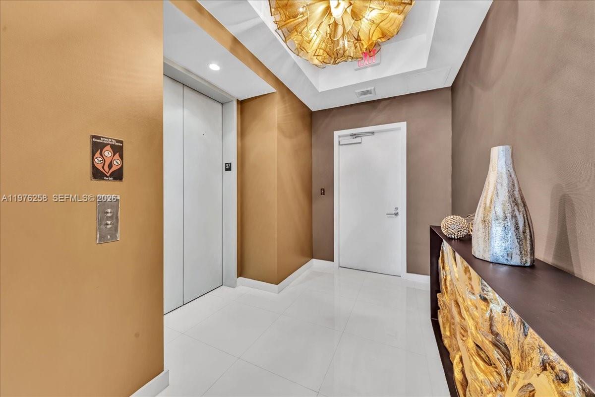 851 NE 1st Ave 3711, Miami, FL, 33132/$1,650,000 4 851 NE 1st Ave 3711