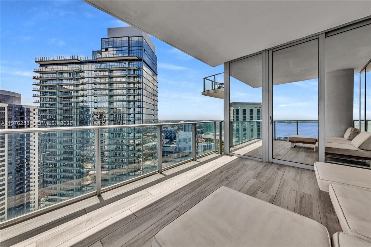 PARAMOUNT MIAMI WORLDCENT - Residential