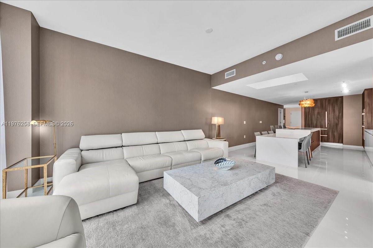 PARAMOUNT MIAMI WORLDCENT - Residential