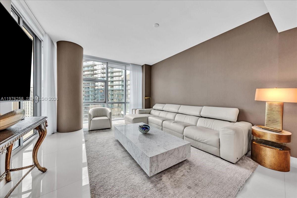 PARAMOUNT MIAMI WORLDCENT - Residential