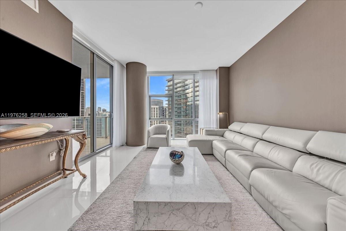 PARAMOUNT MIAMI WORLDCENT - Residential