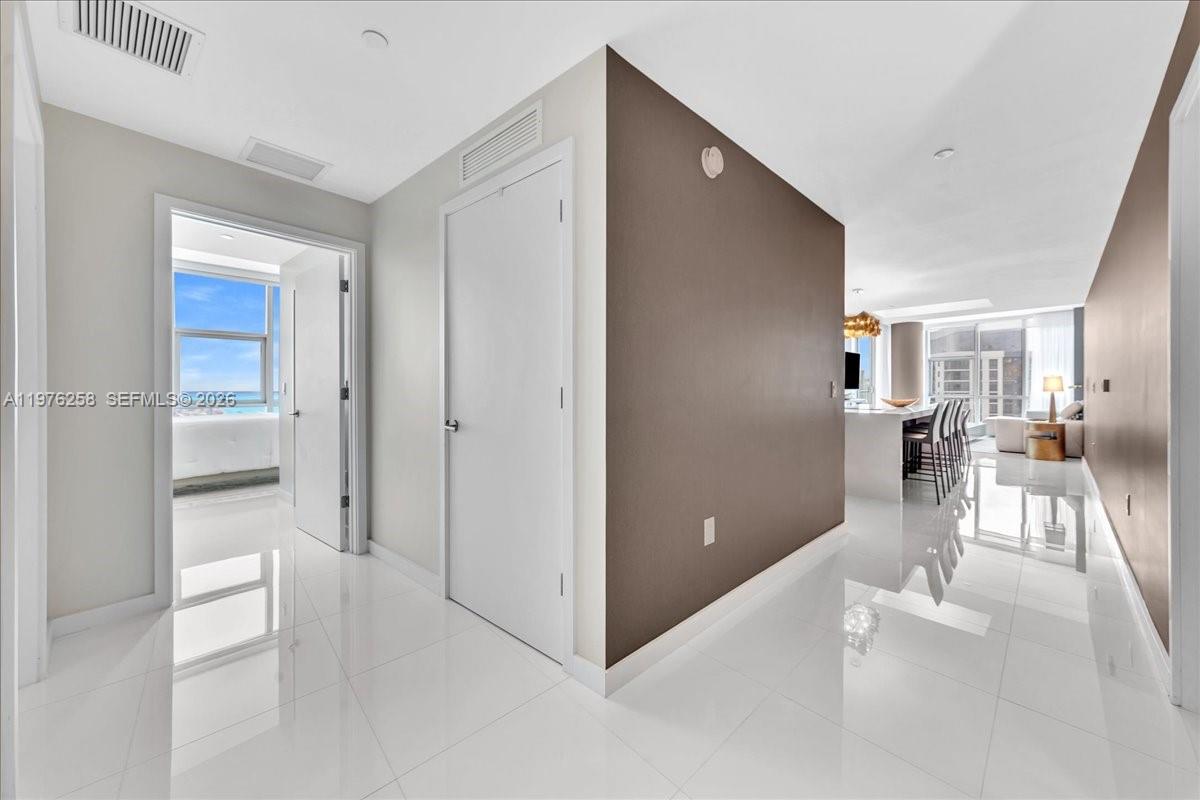 PARAMOUNT MIAMI WORLDCENT - Residential