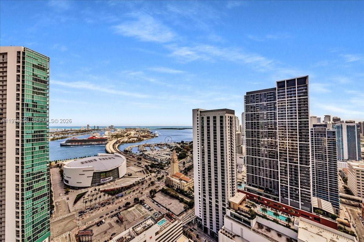 PARAMOUNT MIAMI WORLDCENT - Residential