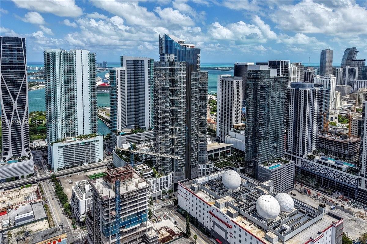 PARAMOUNT MIAMI WORLDCENT - Residential