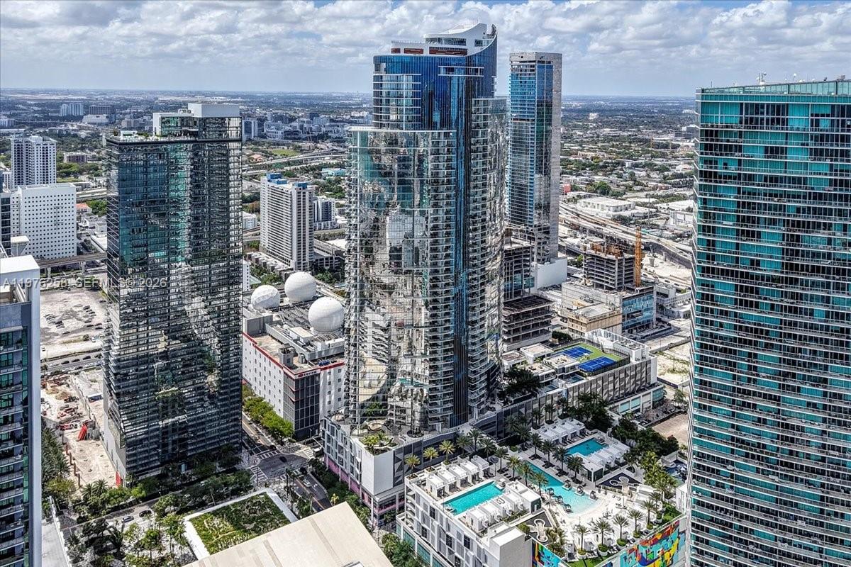 PARAMOUNT MIAMI WORLDCENT - Residential