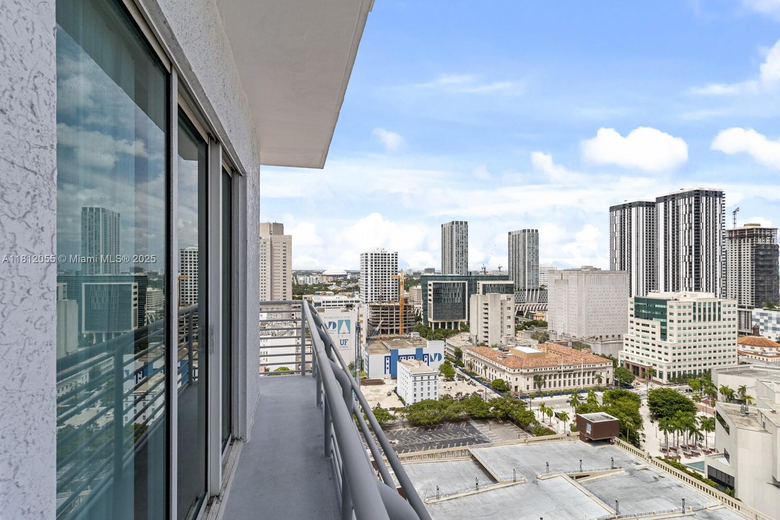 THE LOFT DOWNTOWN II COND - Residential