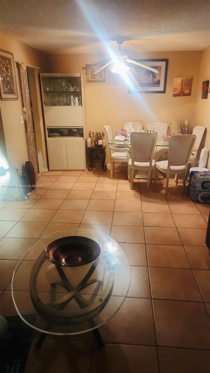 LAKESIDE CONDO AT LAUDERD - Residential