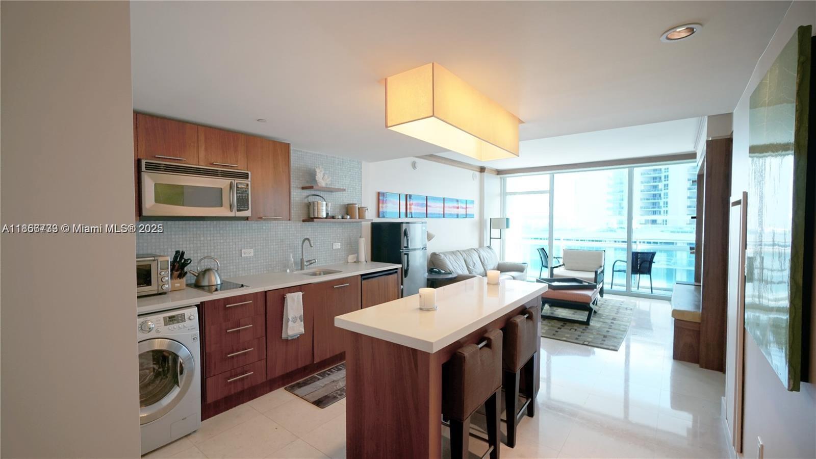 6801 Collins Ave 710