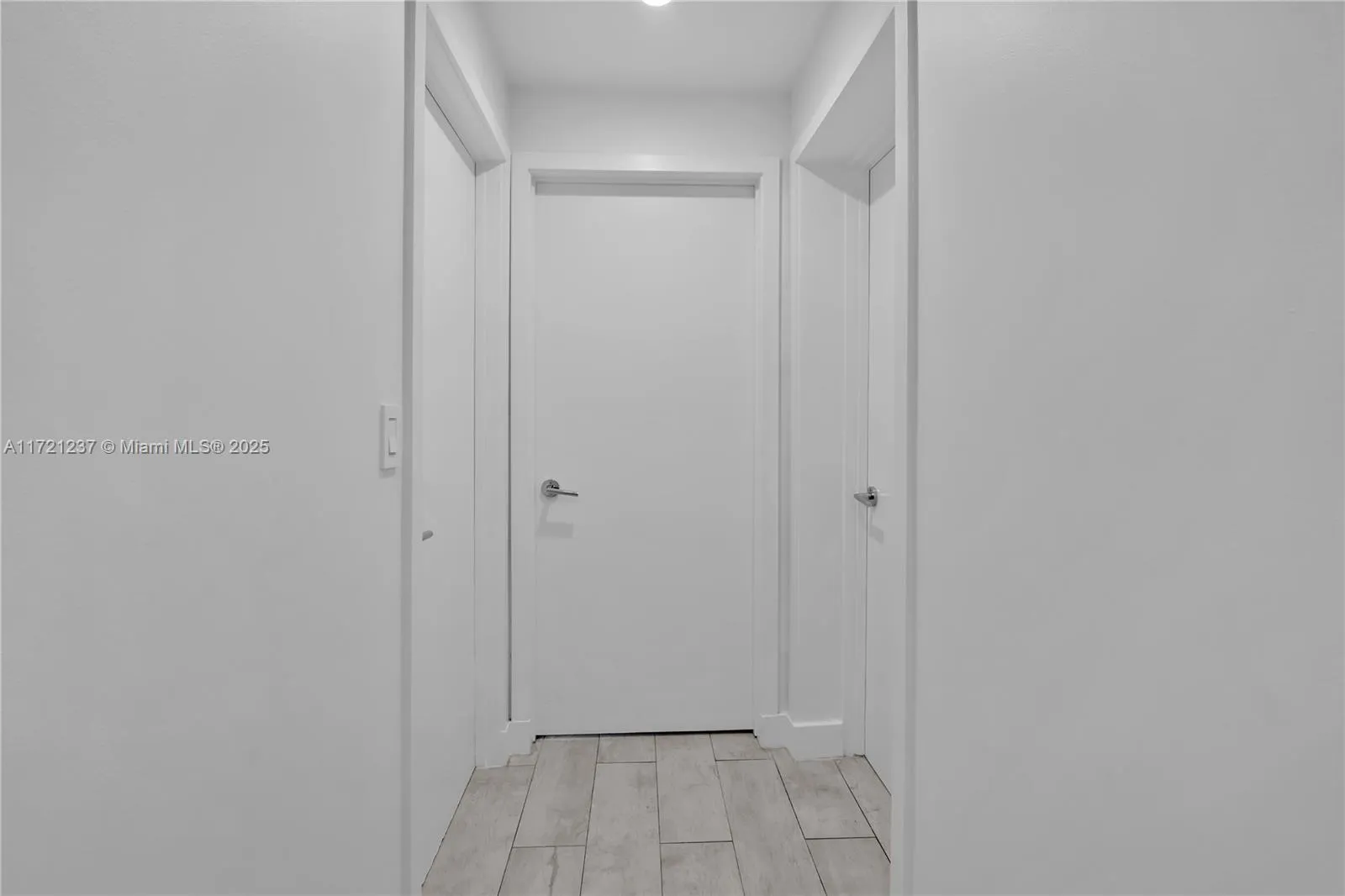 Miami, Florida 33129, United States, 4 Bedrooms Bedrooms, ,4 BathroomsBathrooms,Residential,Pending,20677