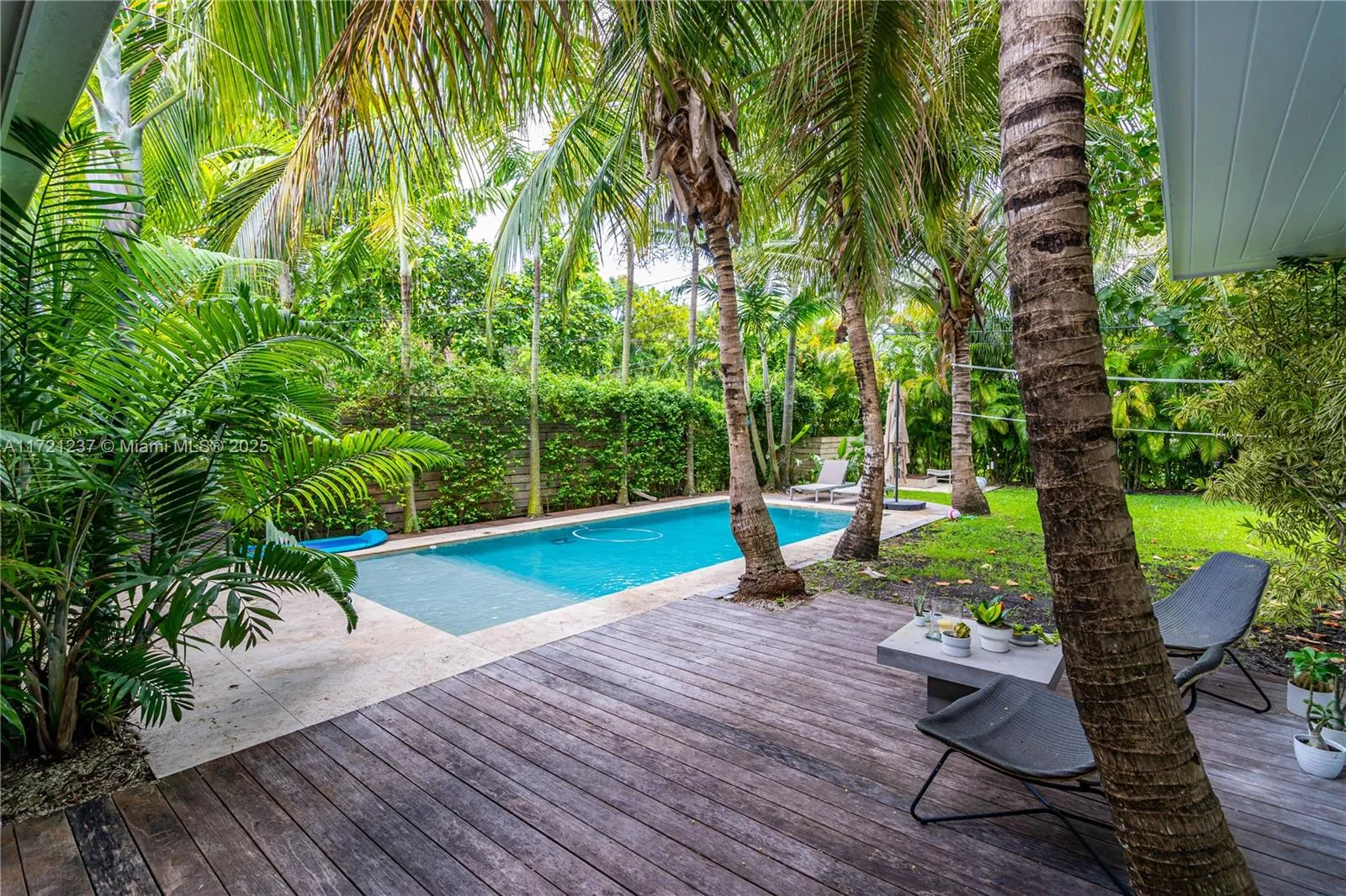 Miami, Florida 33129, United States, 4 Bedrooms Bedrooms, ,4 BathroomsBathrooms,Residential,Pending,20677