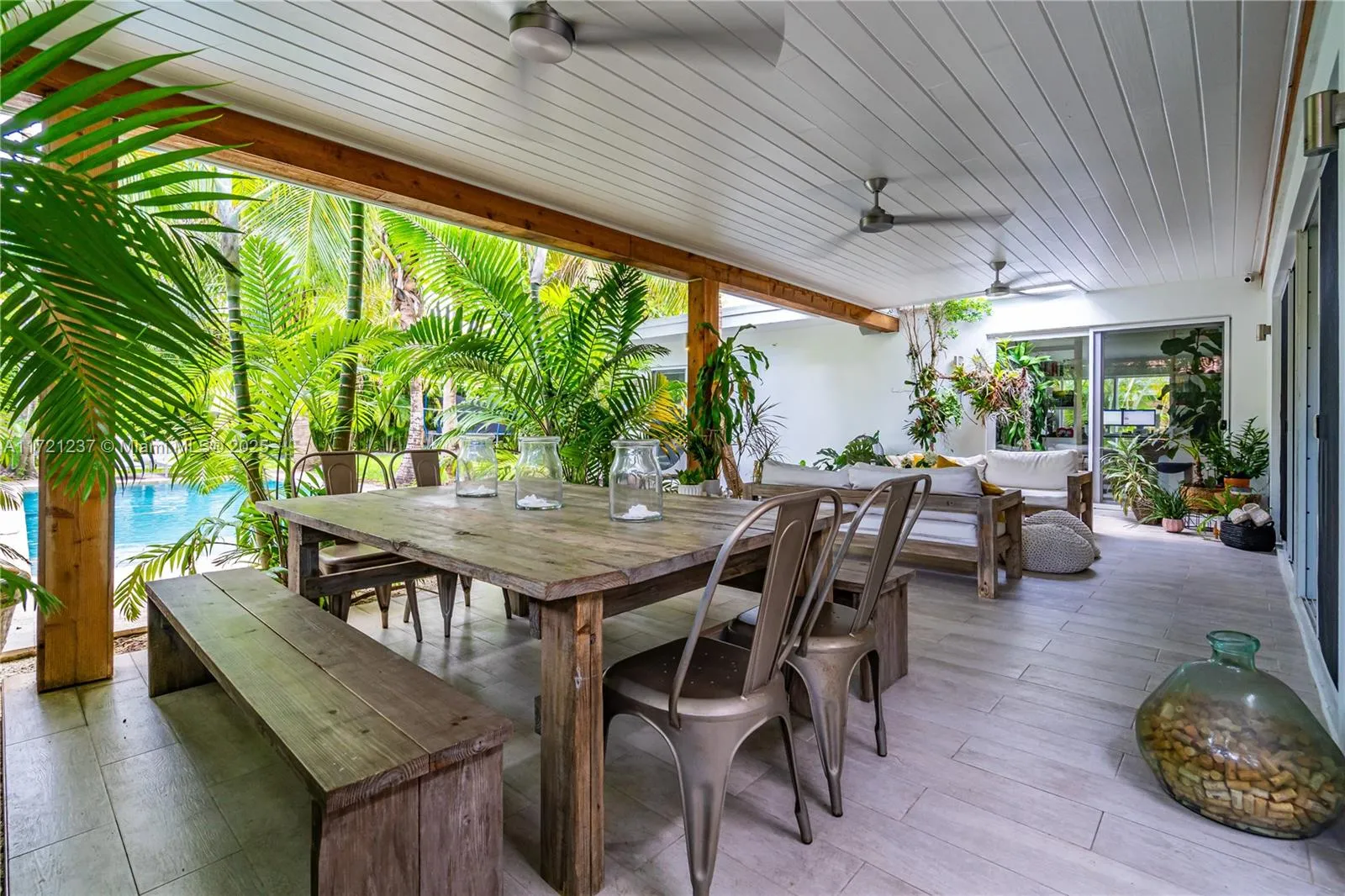 Miami, Florida 33129, United States, 4 Bedrooms Bedrooms, ,4 BathroomsBathrooms,Residential,Pending,20677