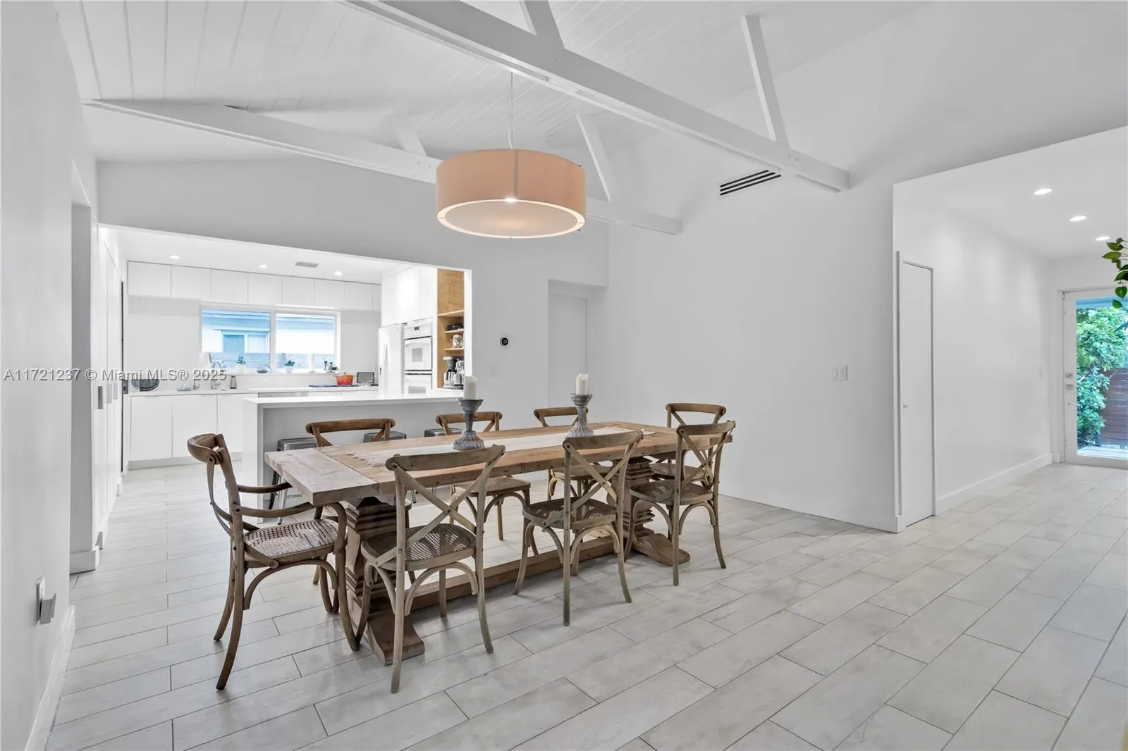 Miami, Florida 33129, United States, 4 Bedrooms Bedrooms, ,4 BathroomsBathrooms,Residential,Pending,20677