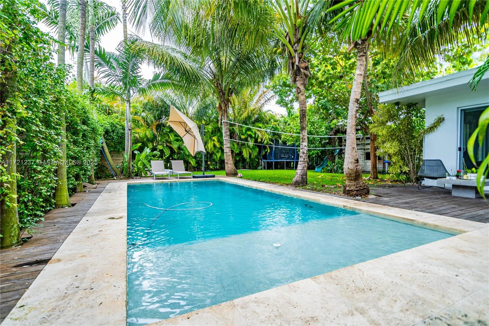 Miami, Florida 33129, United States, 4 Bedrooms Bedrooms, ,4 BathroomsBathrooms,Residential,Pending,20677