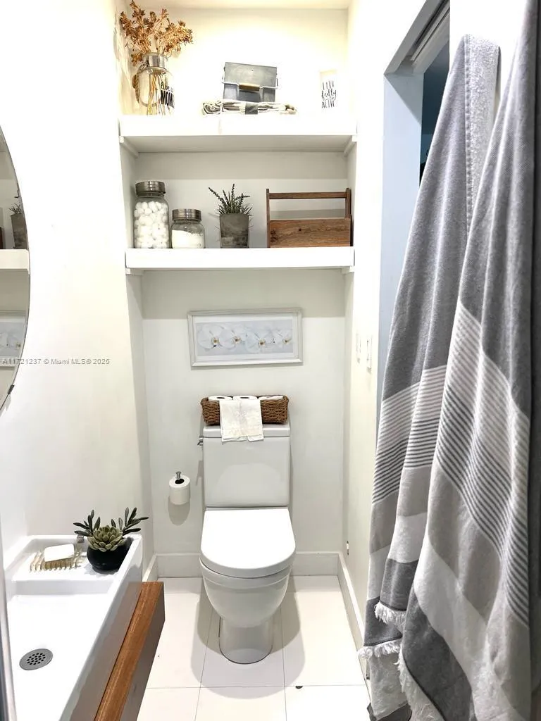 Miami, Florida 33129, United States, 4 Bedrooms Bedrooms, ,4 BathroomsBathrooms,Residential,Pending,20677