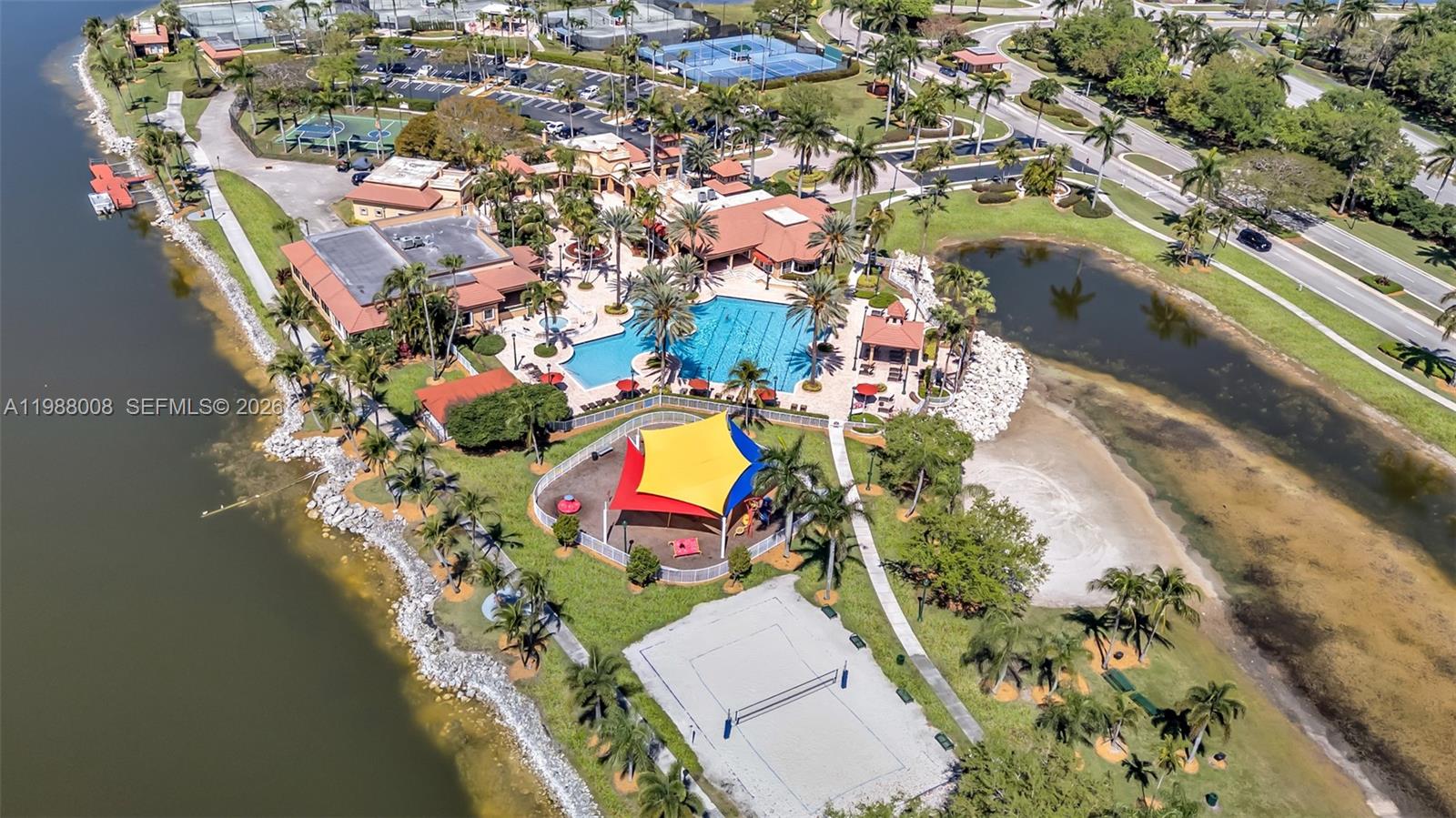 SUNSET LAKES PLAT ONE - Residential