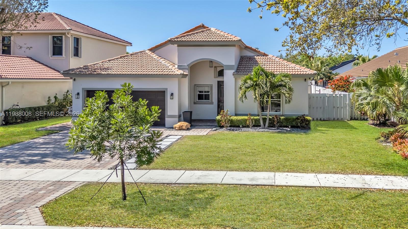 SUNSET LAKES PLAT ONE - Residential