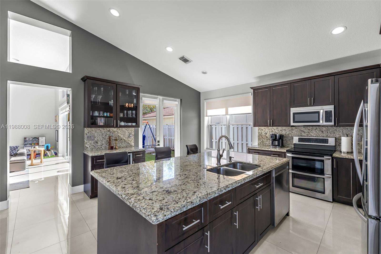 SUNSET LAKES PLAT ONE - Residential