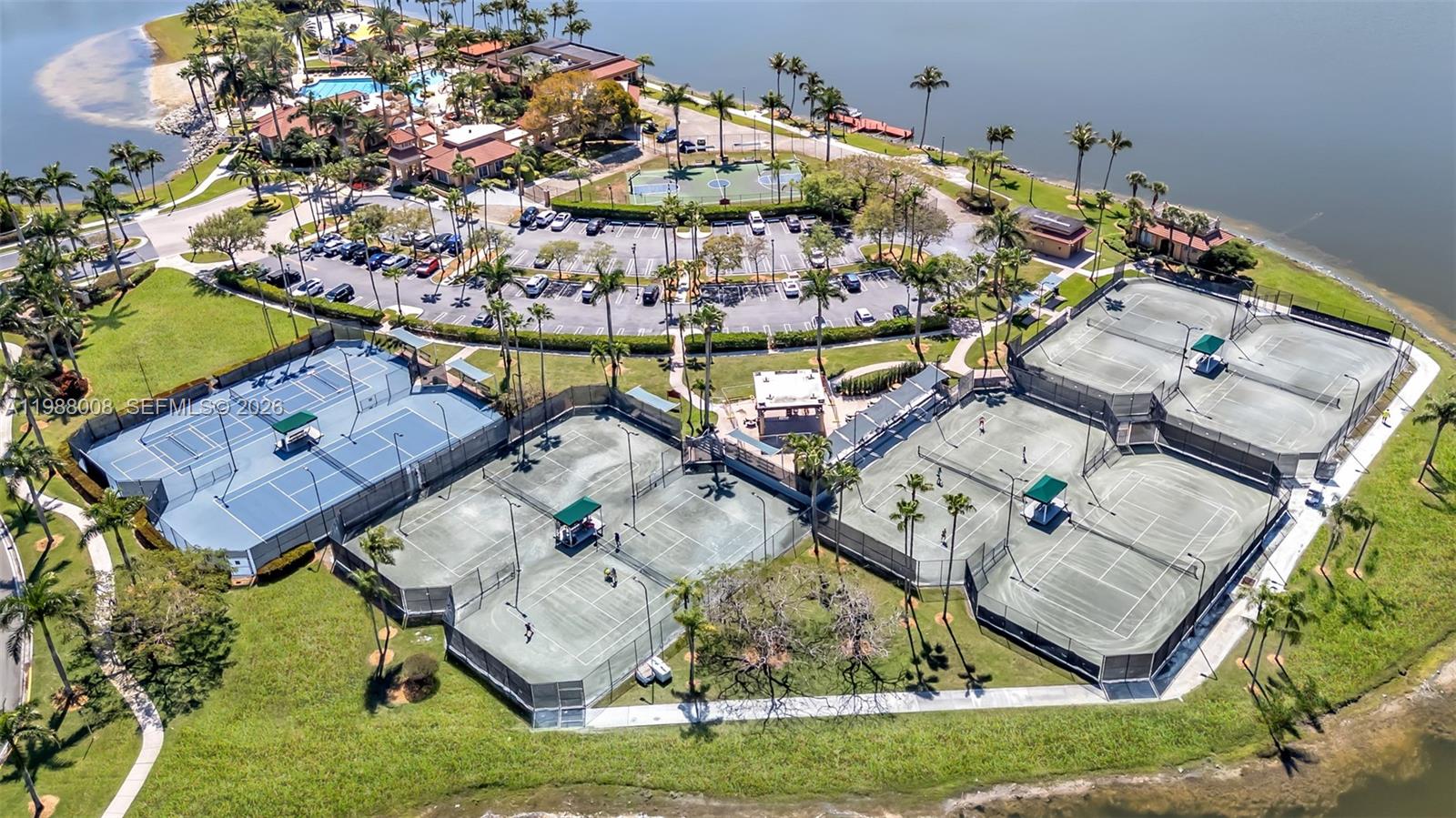 SUNSET LAKES PLAT ONE - Residential