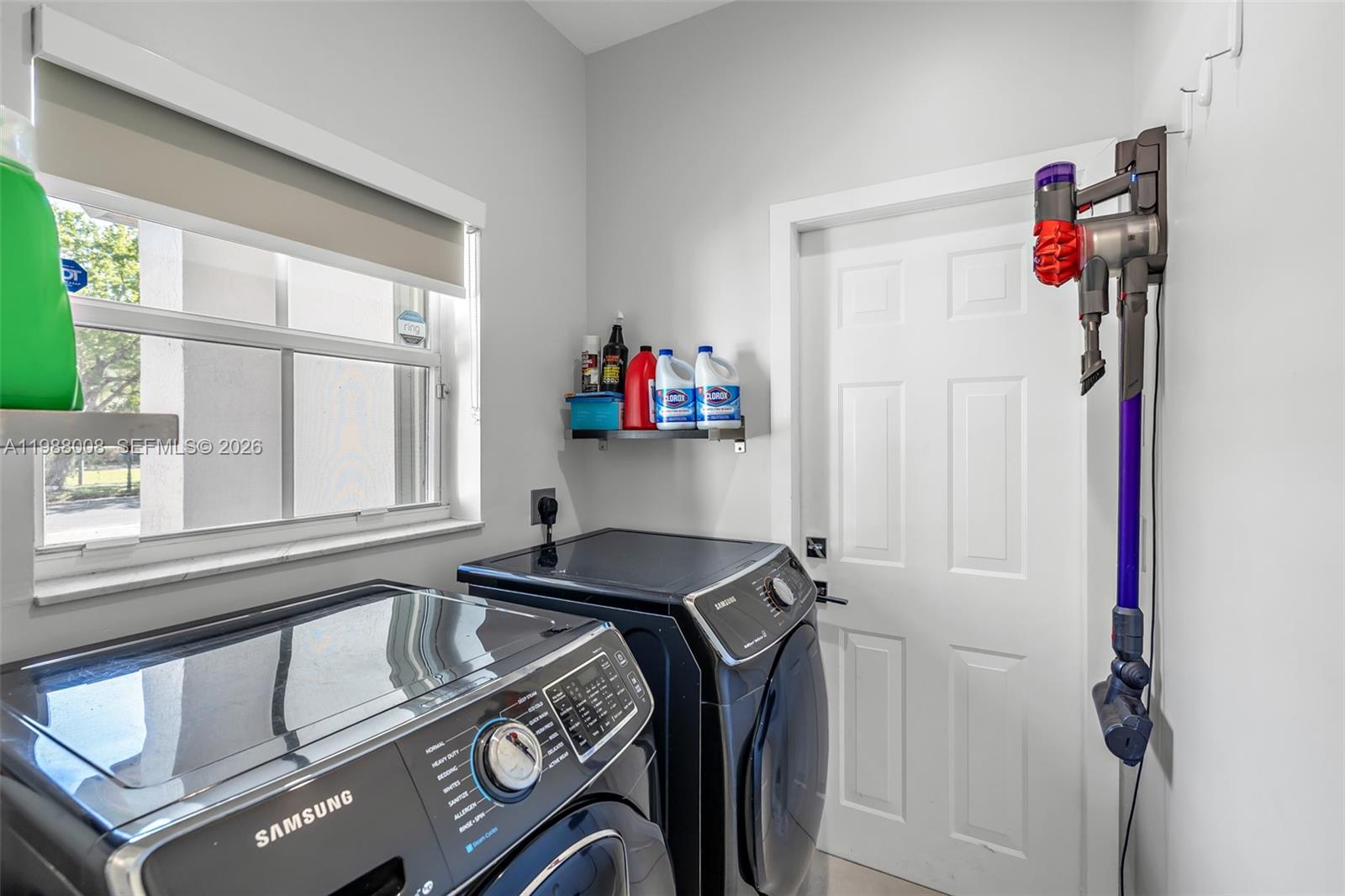 SUNSET LAKES PLAT ONE - Residential