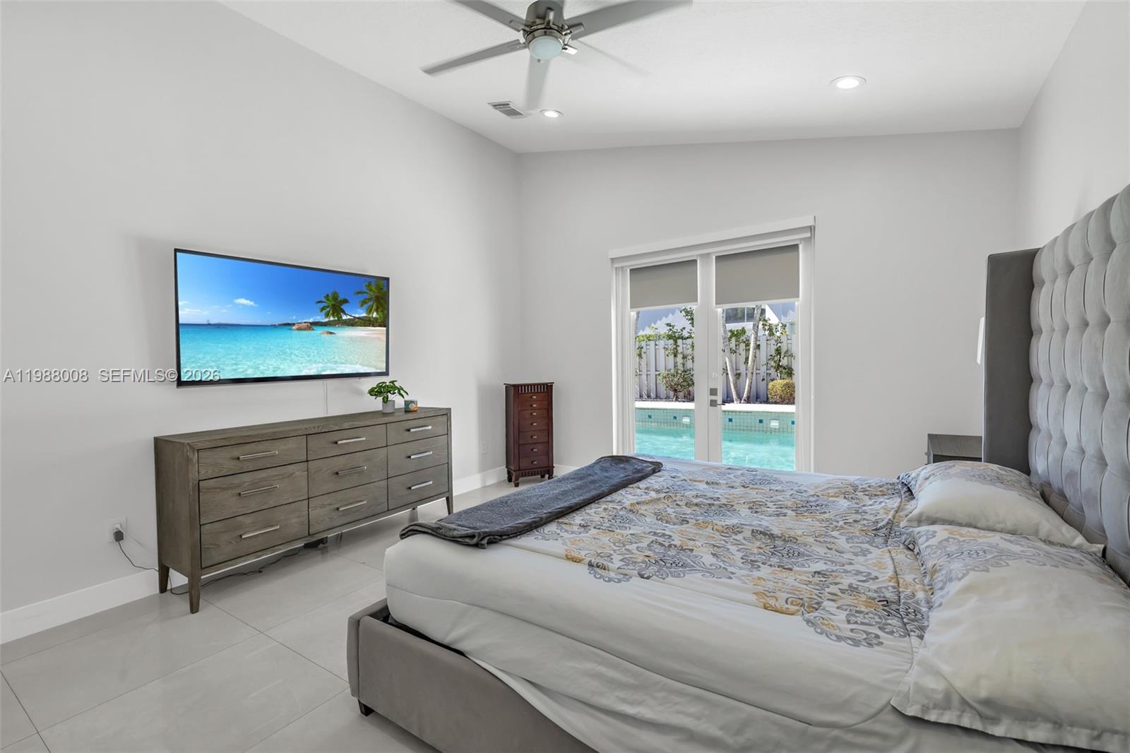 SUNSET LAKES PLAT ONE - Residential