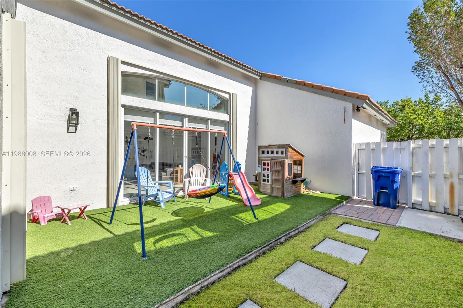 SUNSET LAKES PLAT ONE - Residential