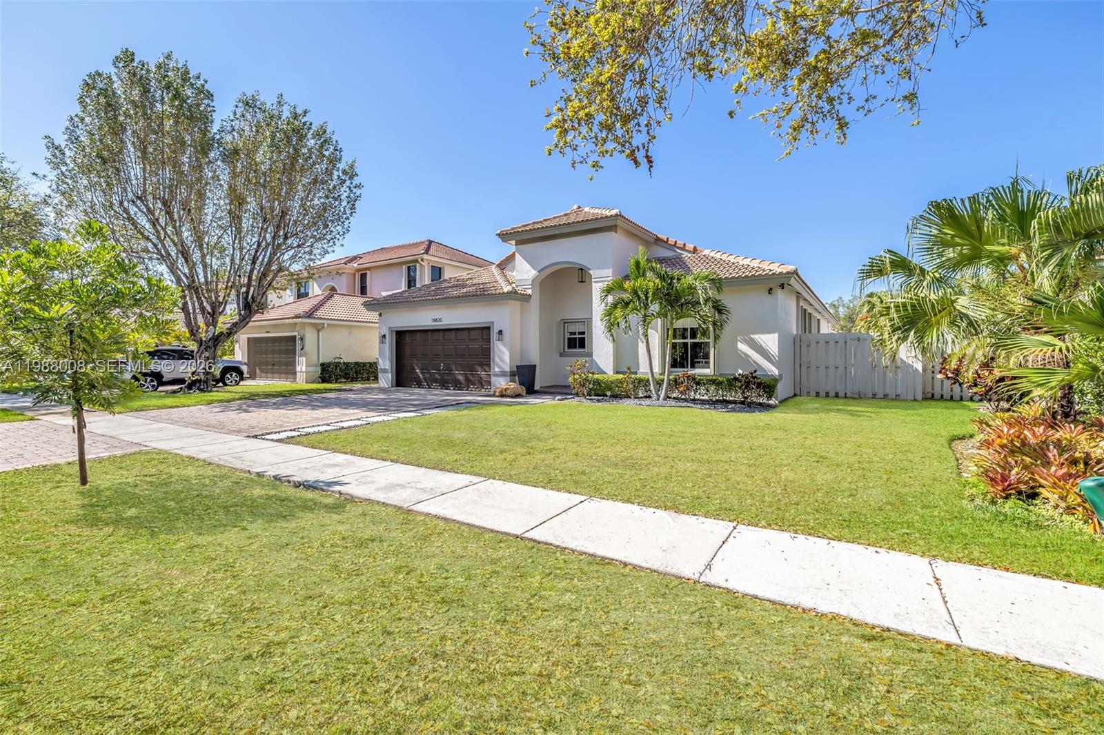 SUNSET LAKES PLAT ONE - Residential