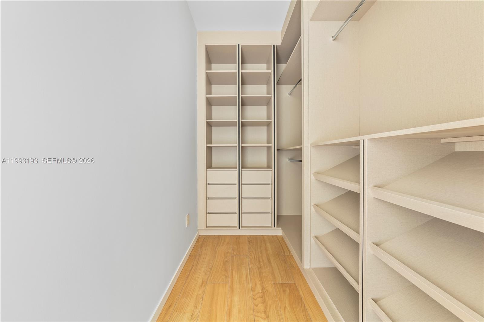 AMD PL OF MIAMI SUB ACRES - Residential
