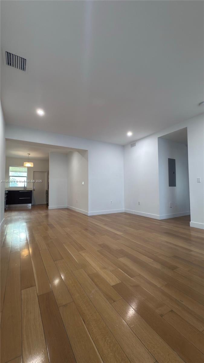 2021 Meridian Ave 11