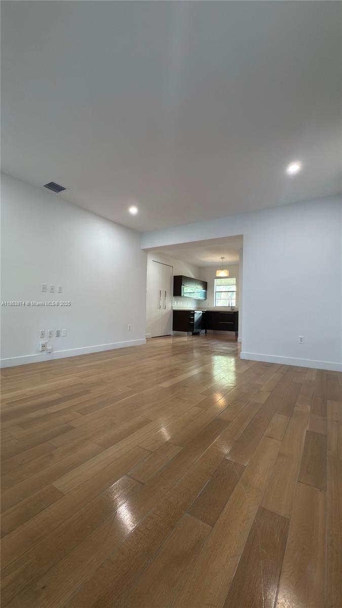 2021 Meridian Ave 11
