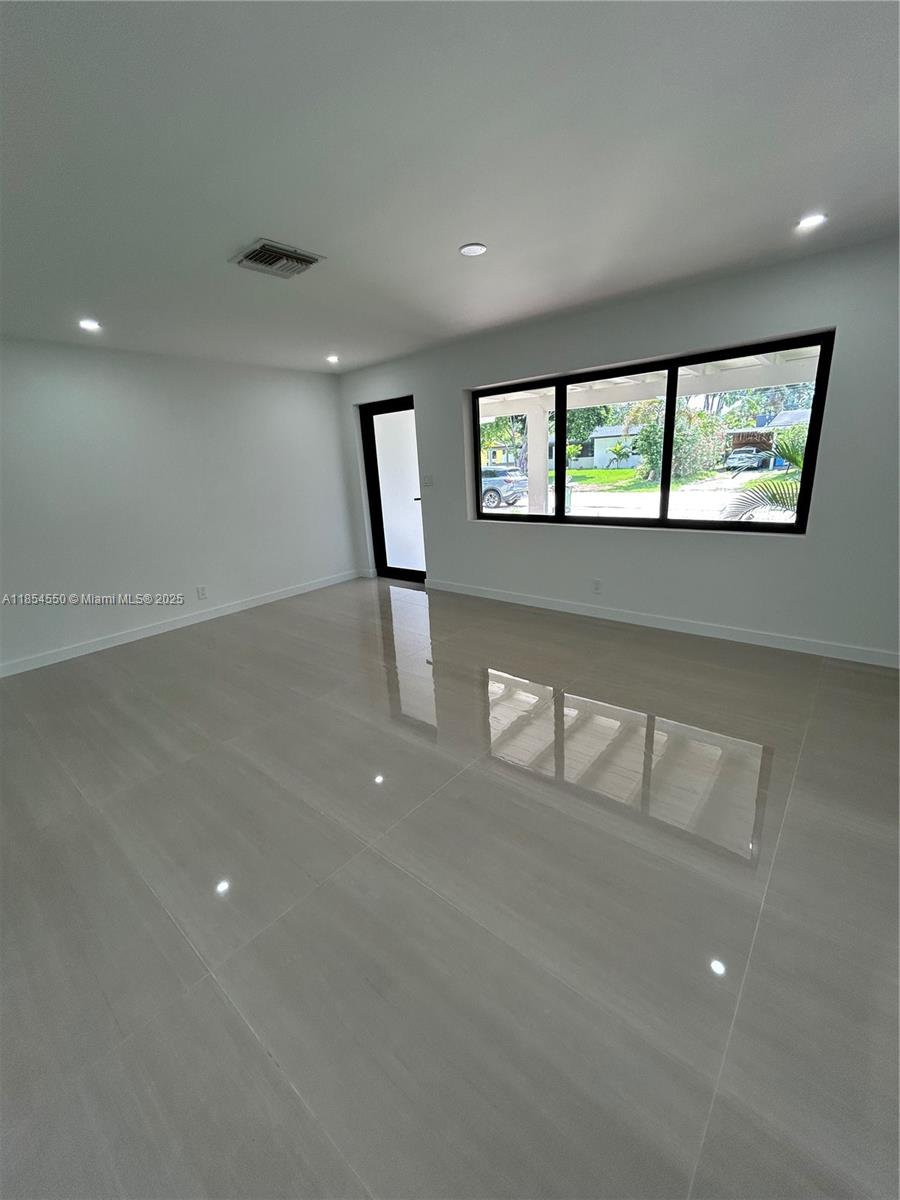 MARCH ESTATES AMEN - Residential