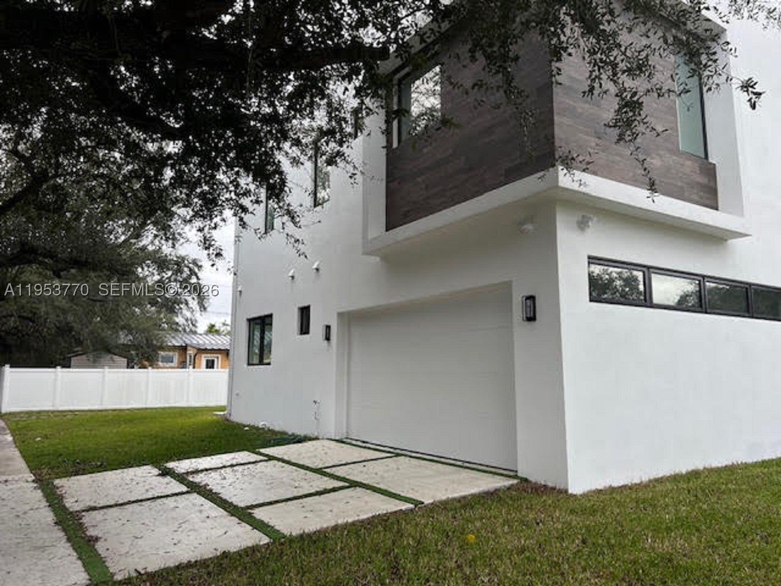 2 Hough Dr