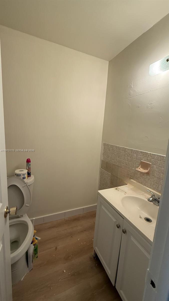 ORIOLE ESTATES SEC 8 - Residential Income