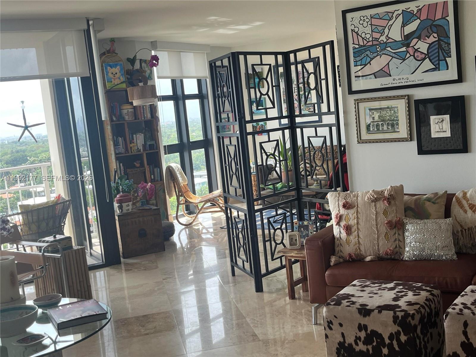 TOWERS OF QUAYSIDE CONDO - Residential