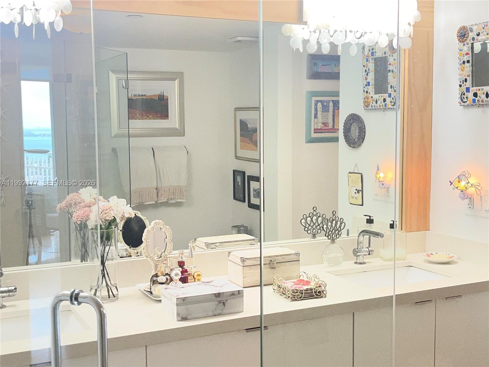 TOWERS OF QUAYSIDE CONDO - Residential