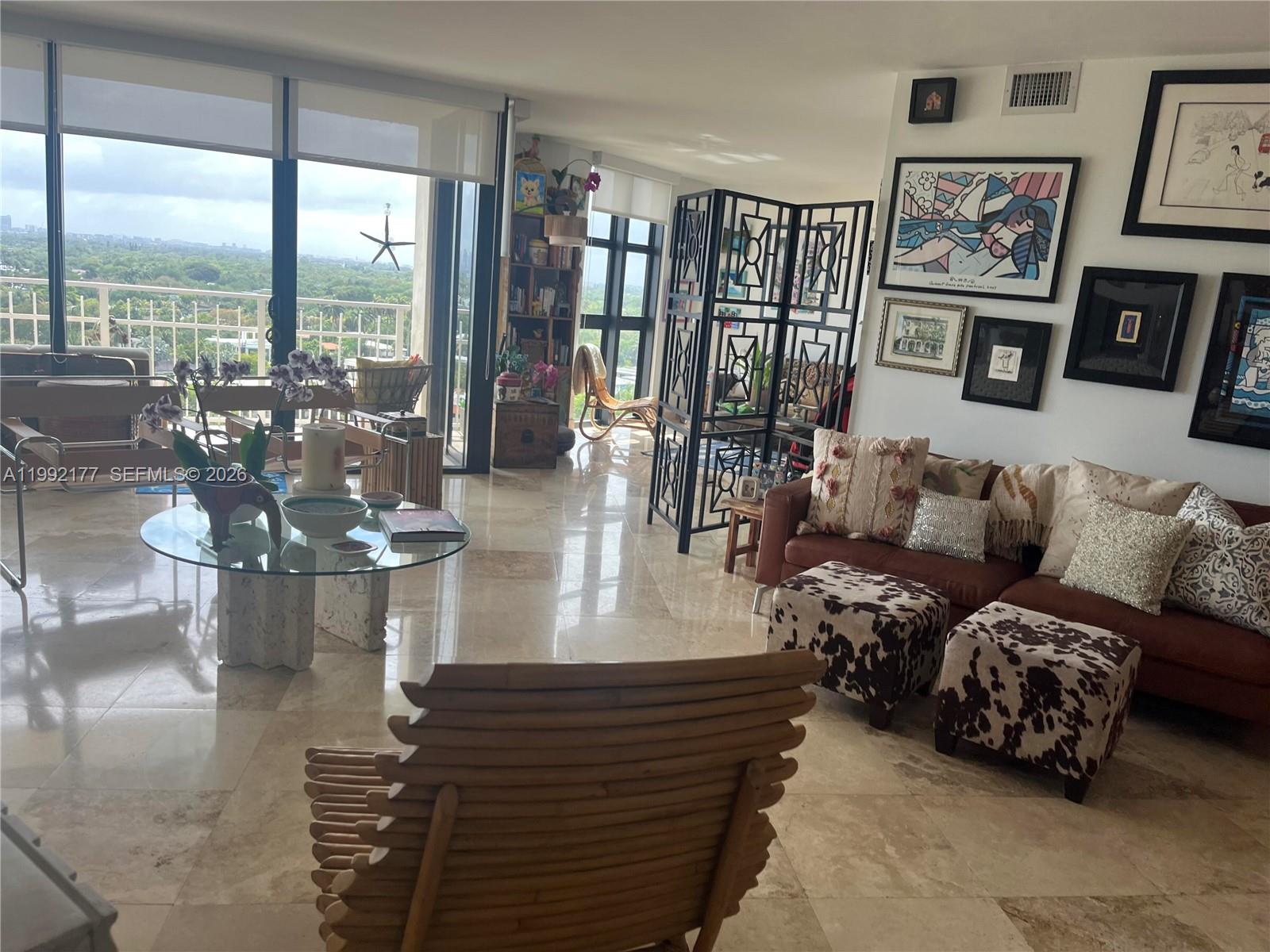 TOWERS OF QUAYSIDE CONDO - Residential