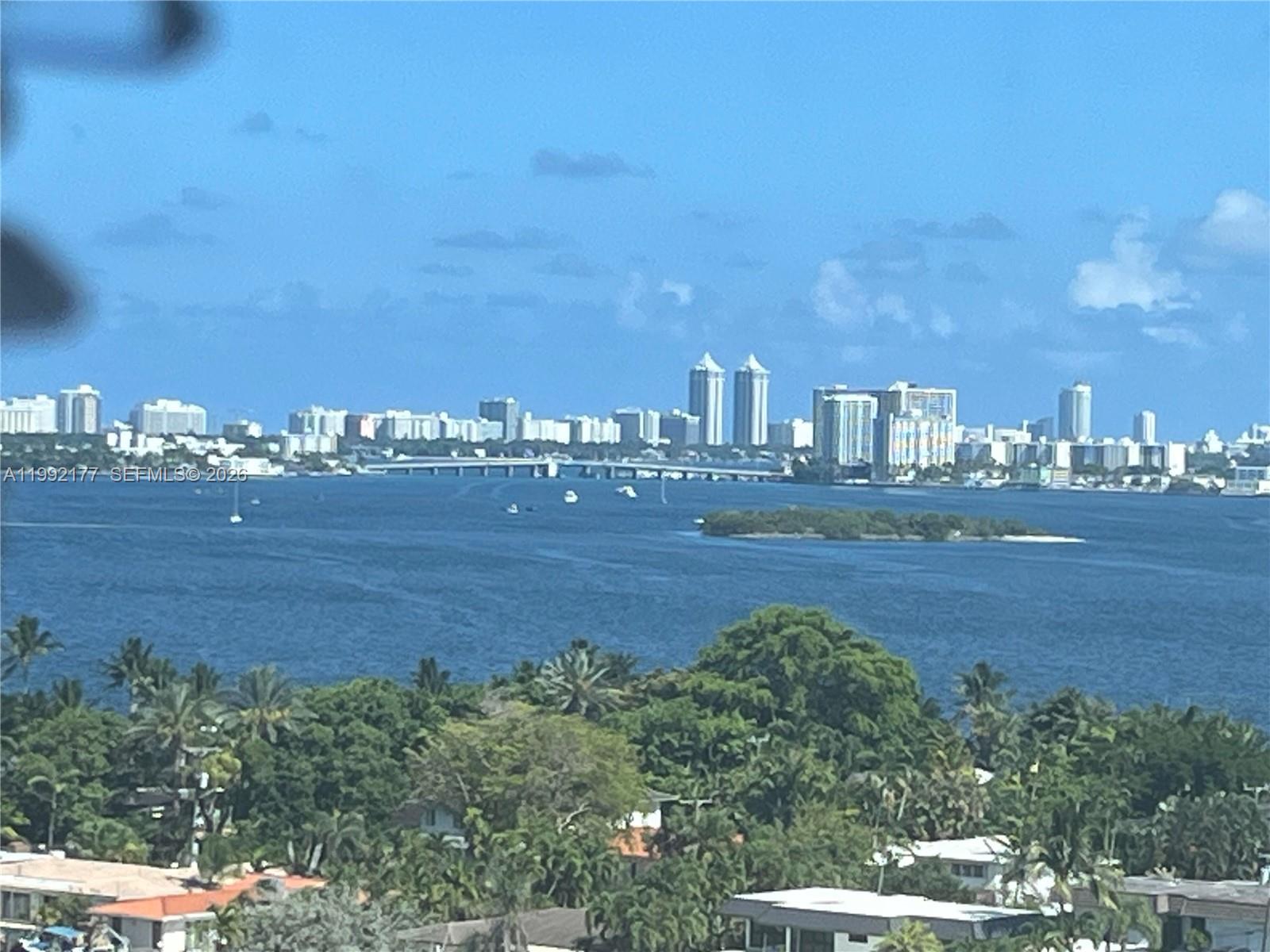 TOWERS OF QUAYSIDE CONDO - Residential