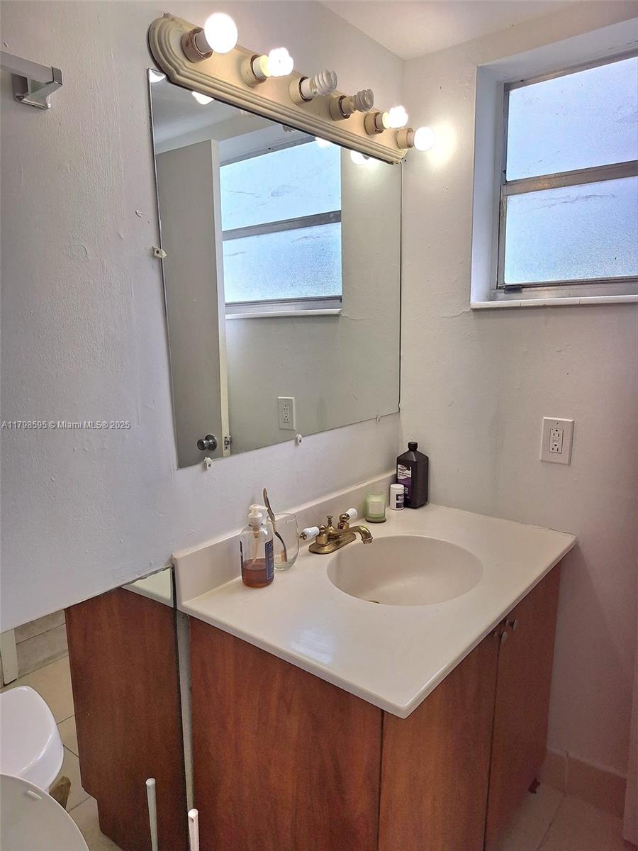 SOMMERSET CONDOMINIUMS - Residential