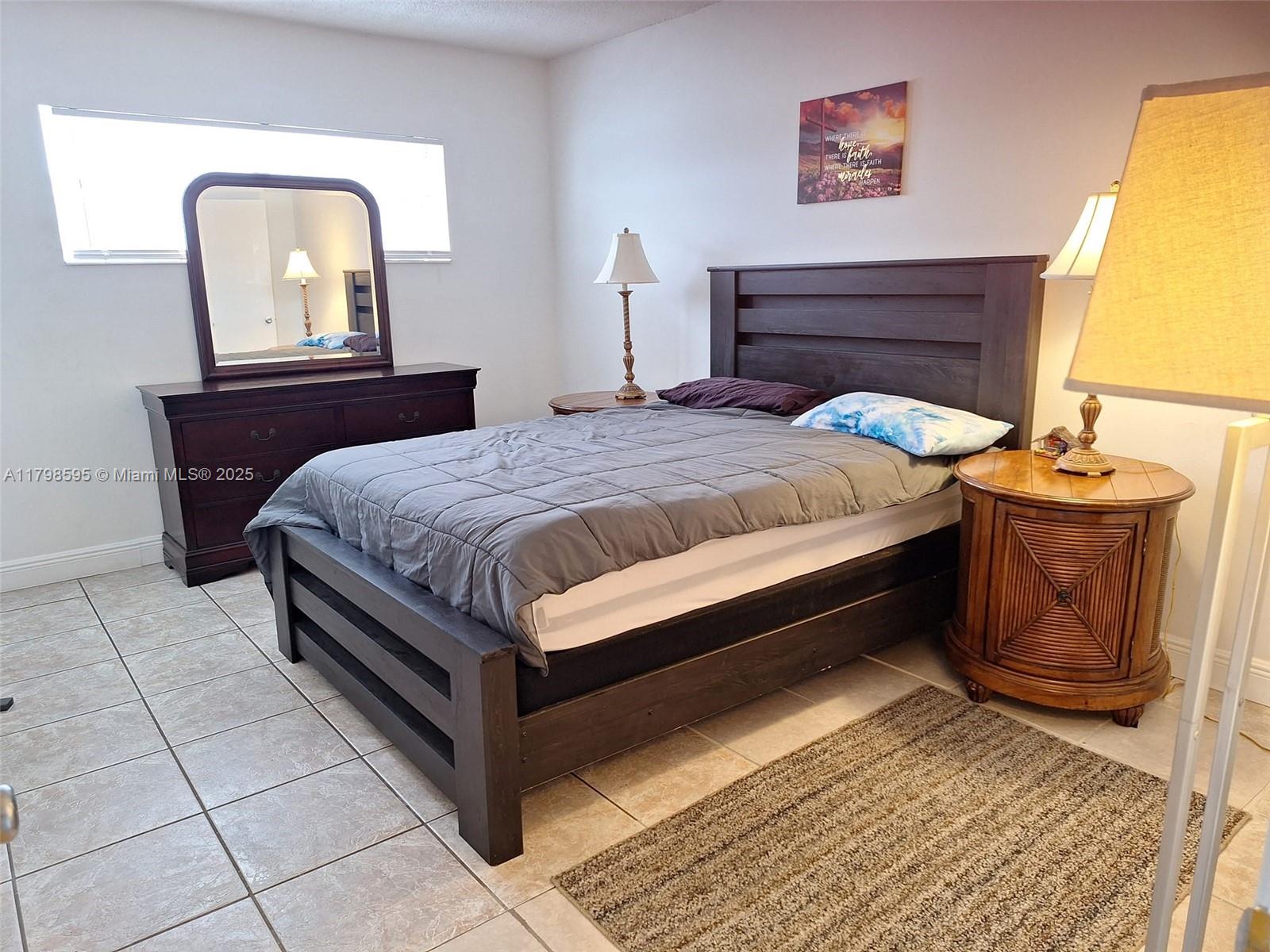SOMMERSET CONDOMINIUMS - Residential