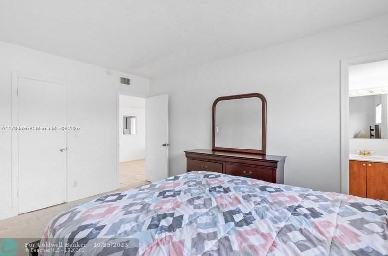 SOMMERSET CONDOMINIUMS - Residential