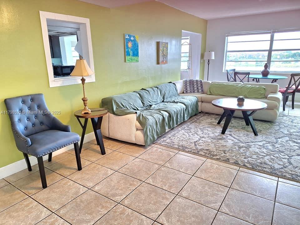 SOMMERSET CONDOMINIUMS - Residential