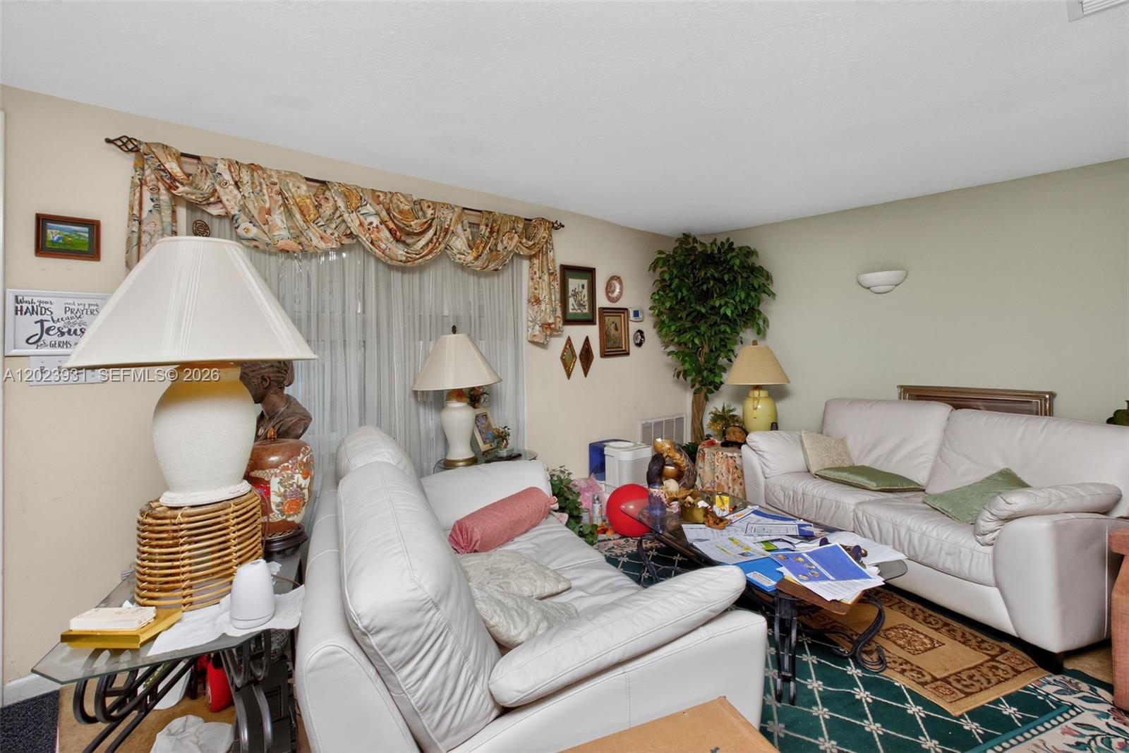 EMBASSY HILLS - Residential
