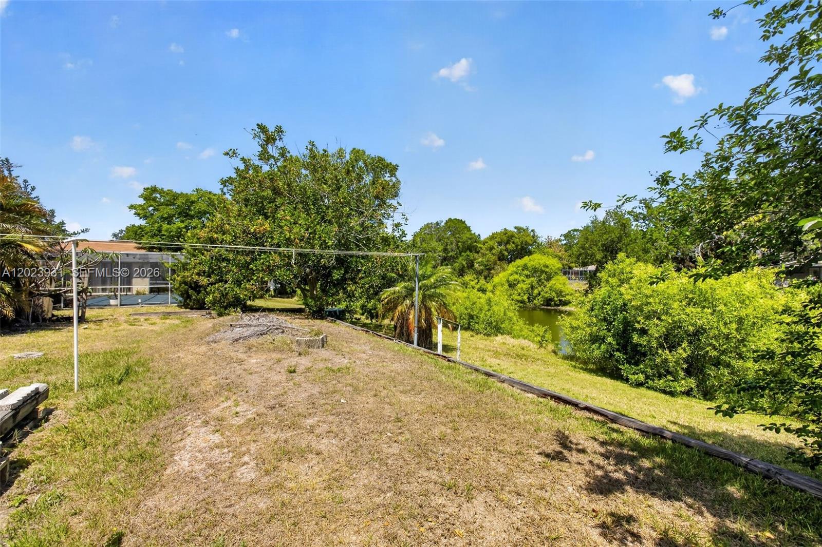 EMBASSY HILLS - Residential