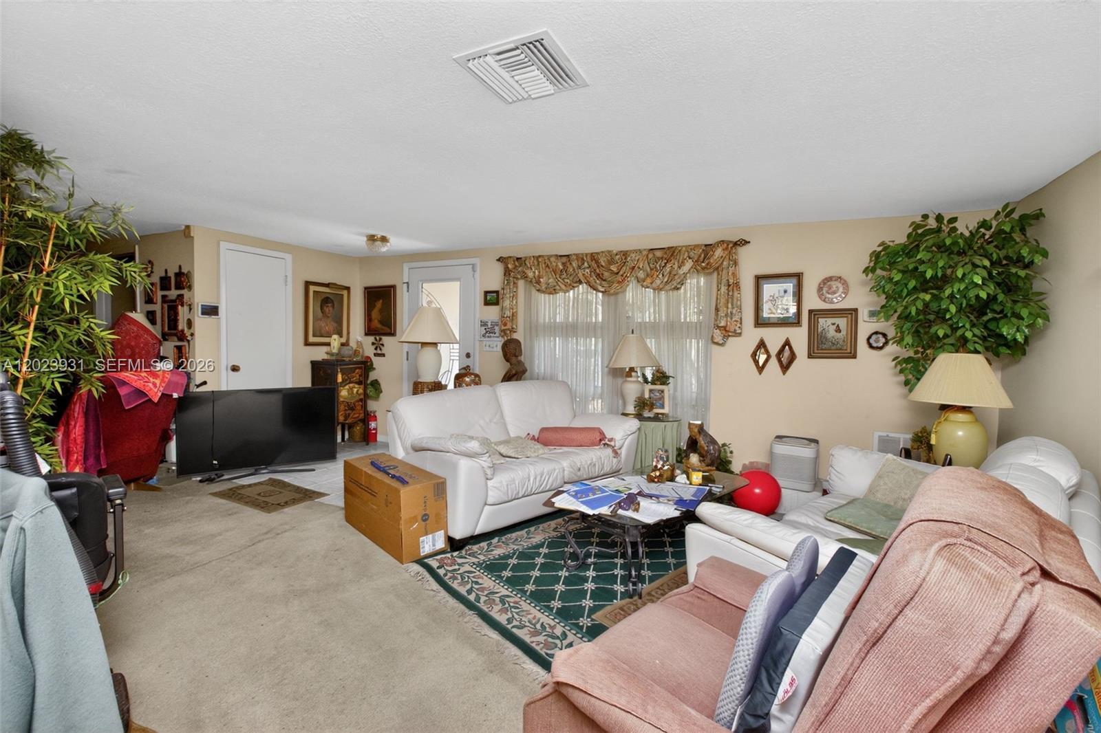 EMBASSY HILLS - Residential