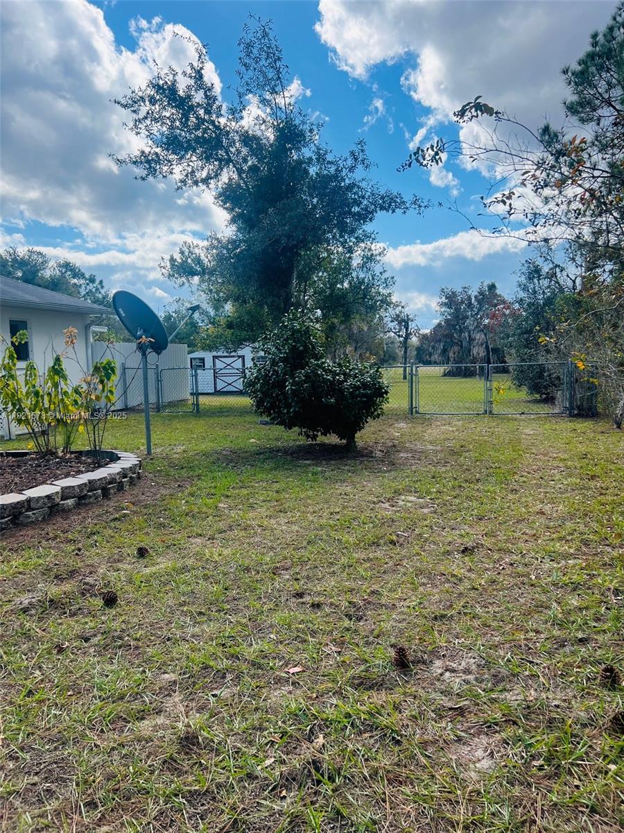 RAINBOW LAKES ESTATES - Residential