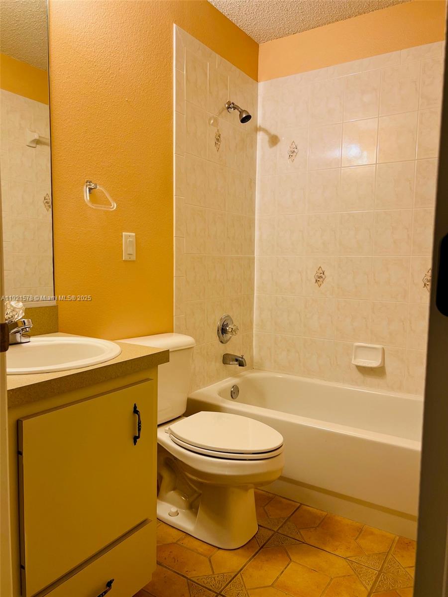 RAINBOW LAKES ESTATES - Residential