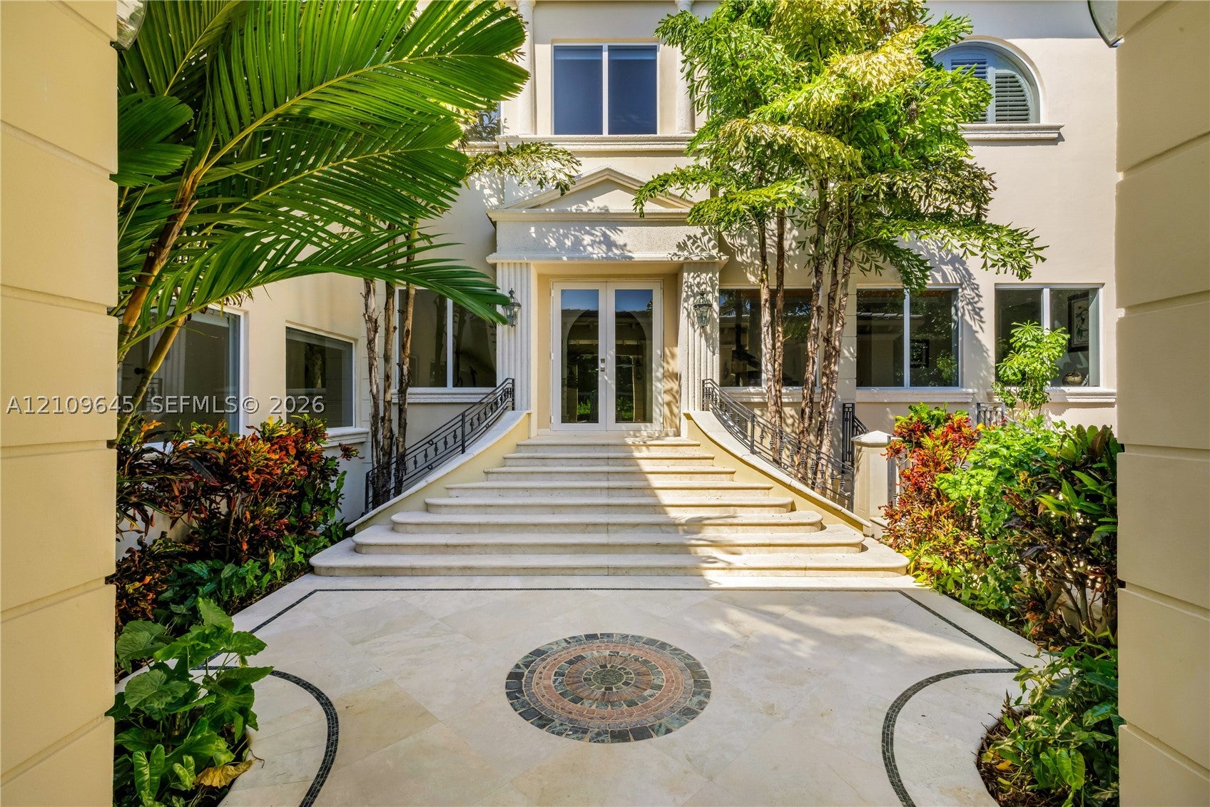 332 Costanera Rd