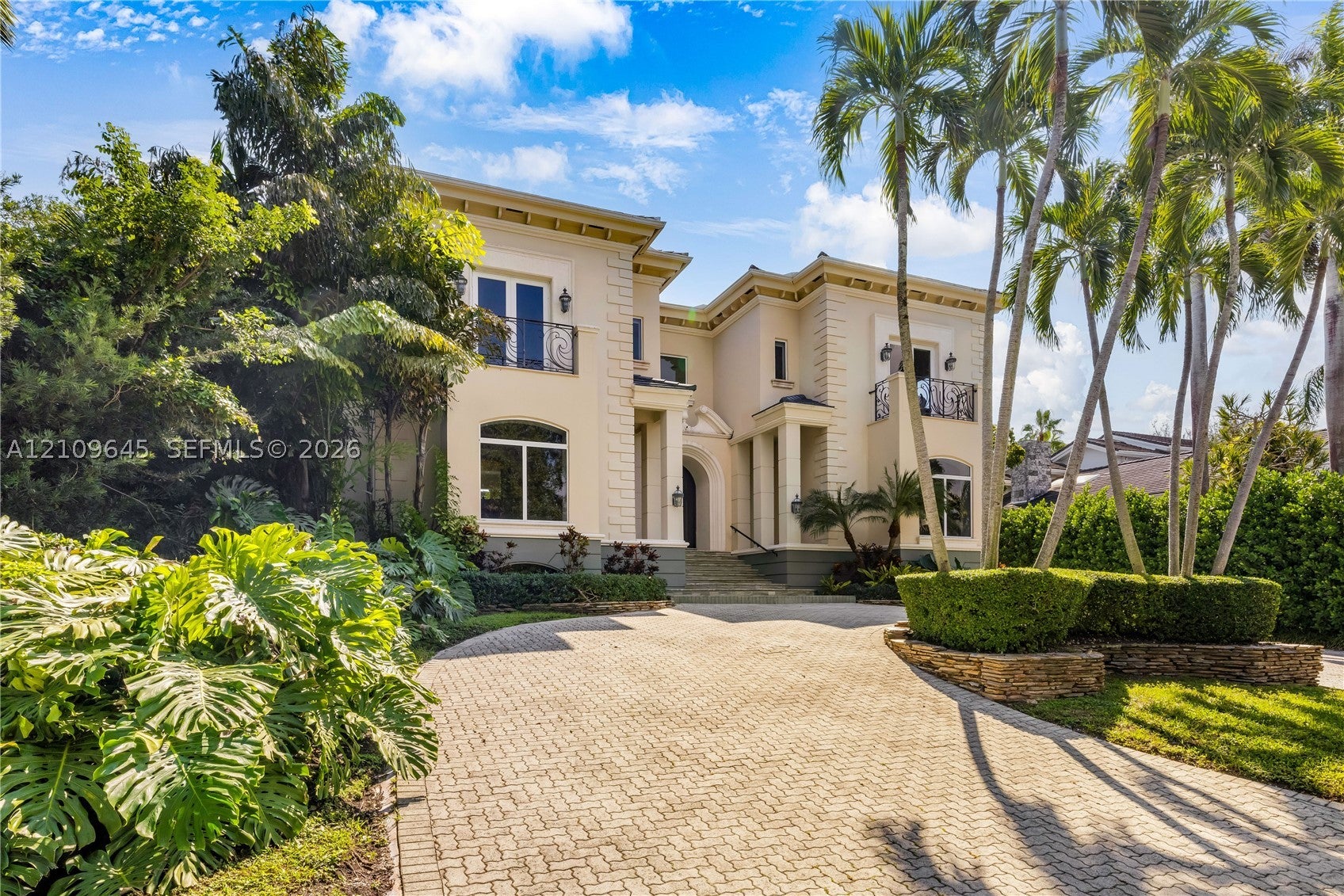 332 Costanera Rd