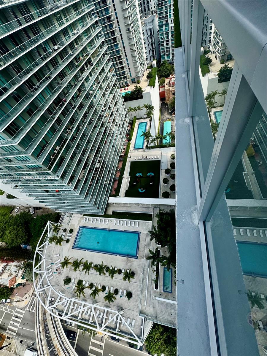 AXIS ON BRICKELL CONDO - Residential